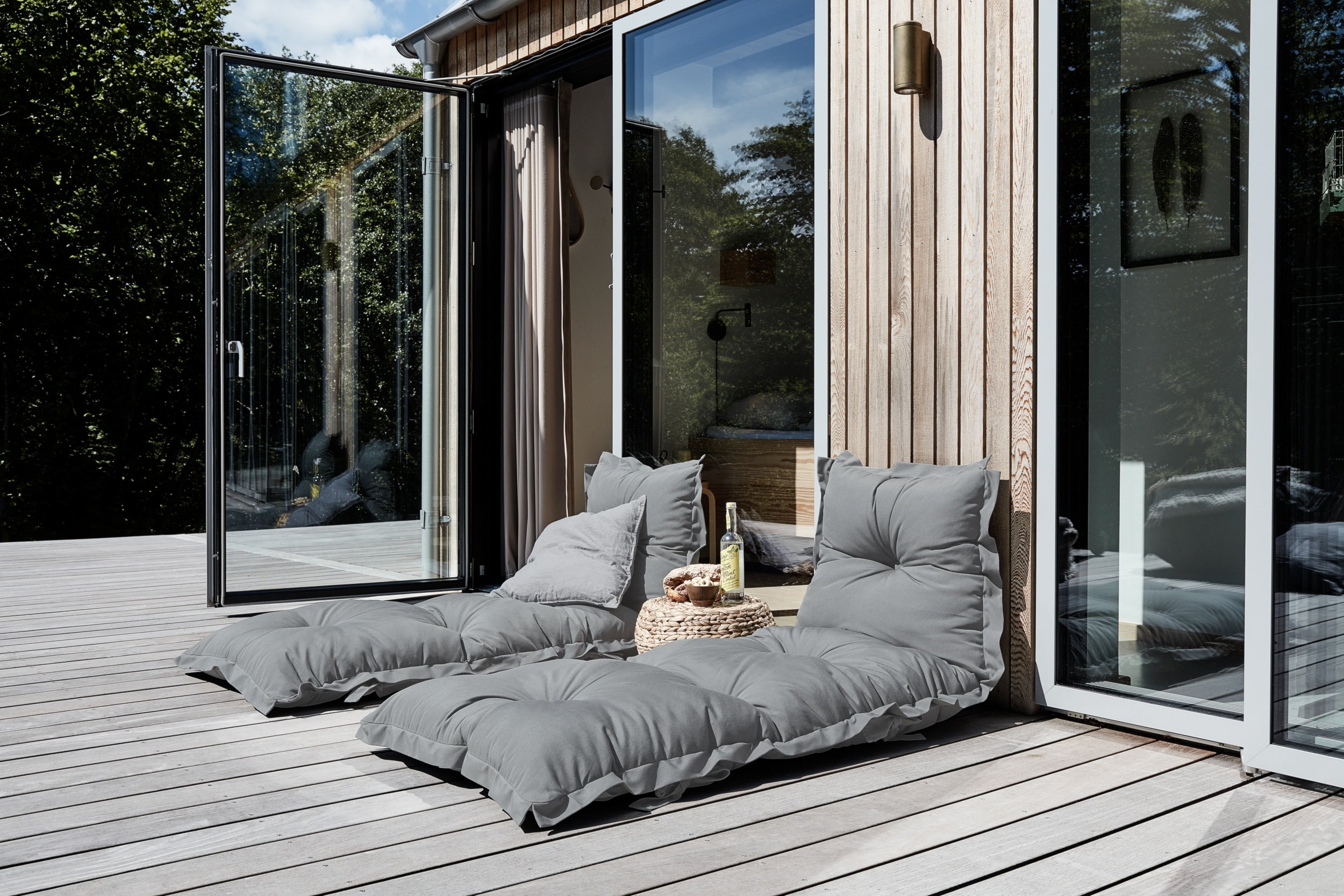 SIT AND SLEEP OUT™ DARK GREY