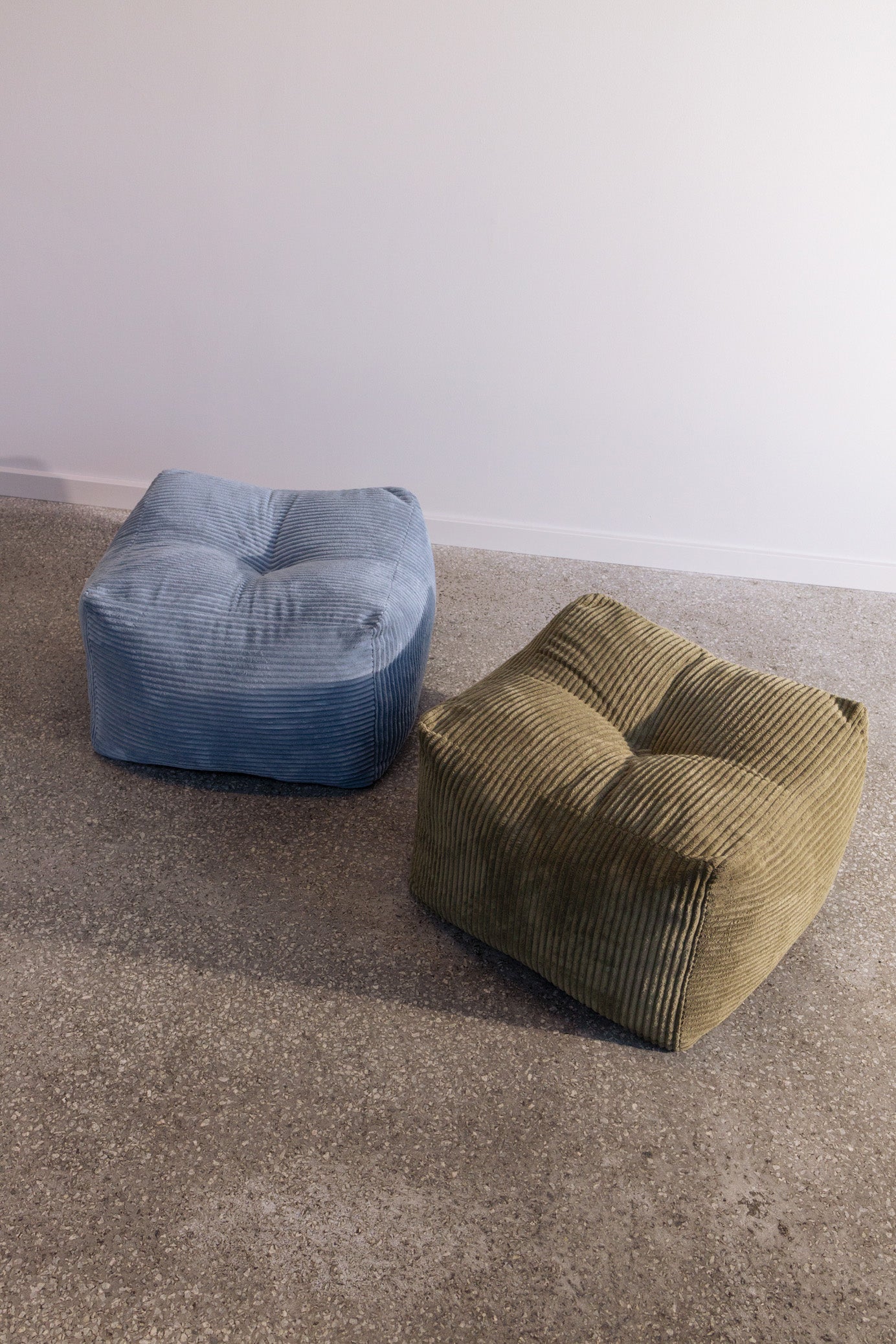 BUDDY POUF SOFT CHALK