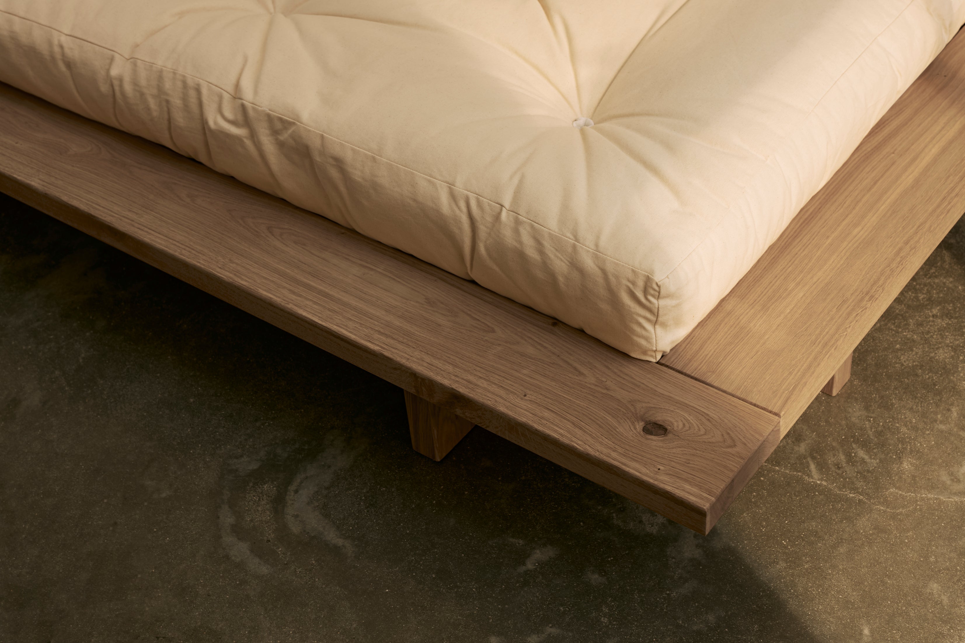 JAPAN BED OAK 160 X 200