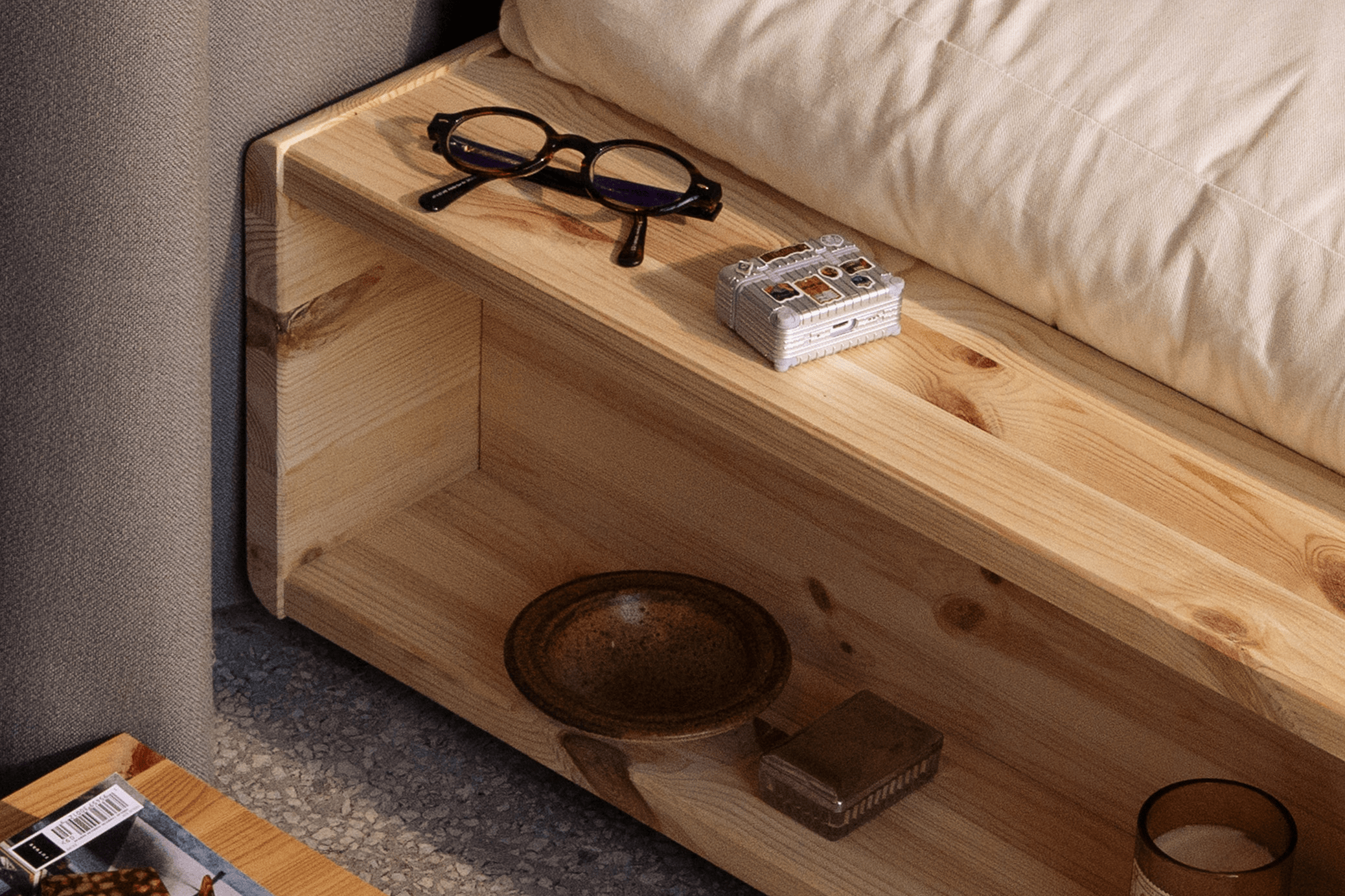 ZIGGY BED CLEAR LACQUERED 120 X 200