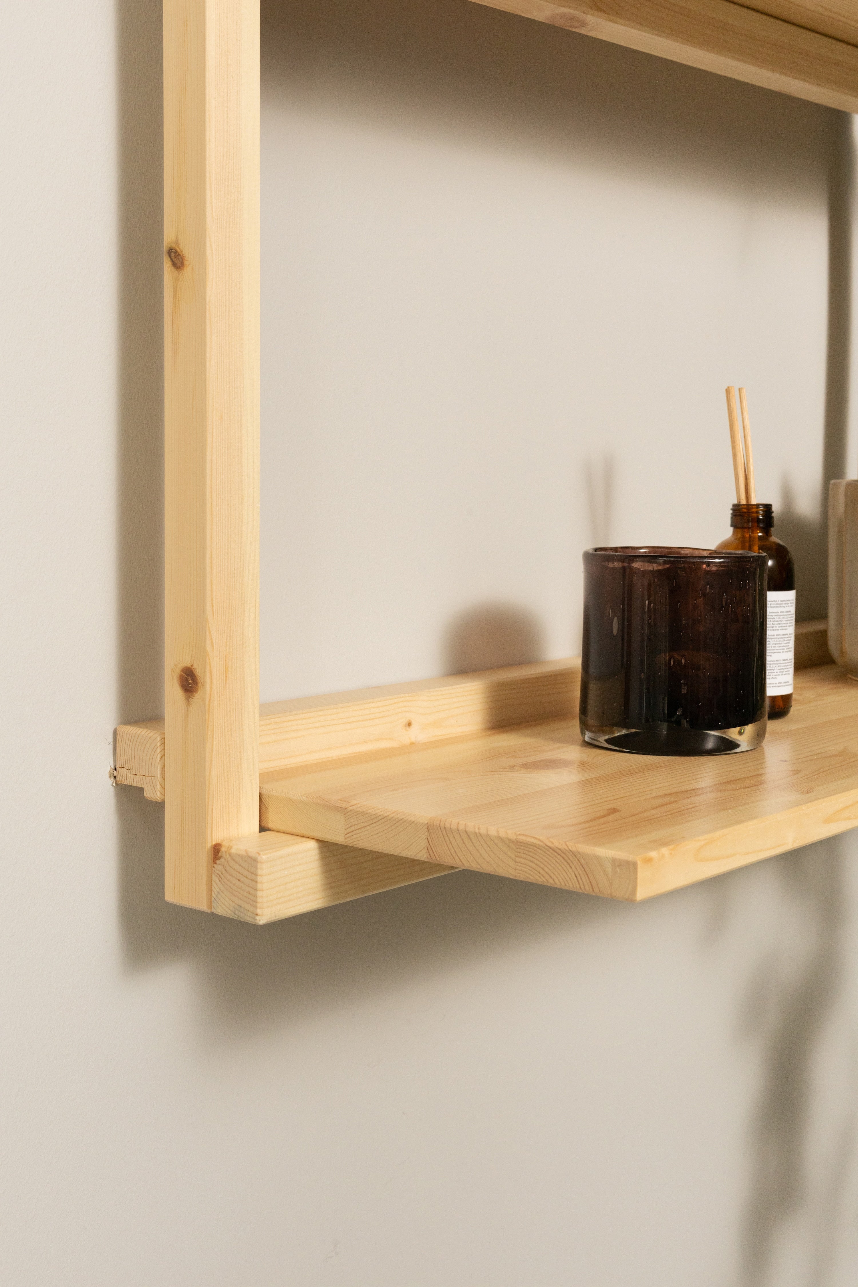 GROOVE SHELVING NARROW RAW