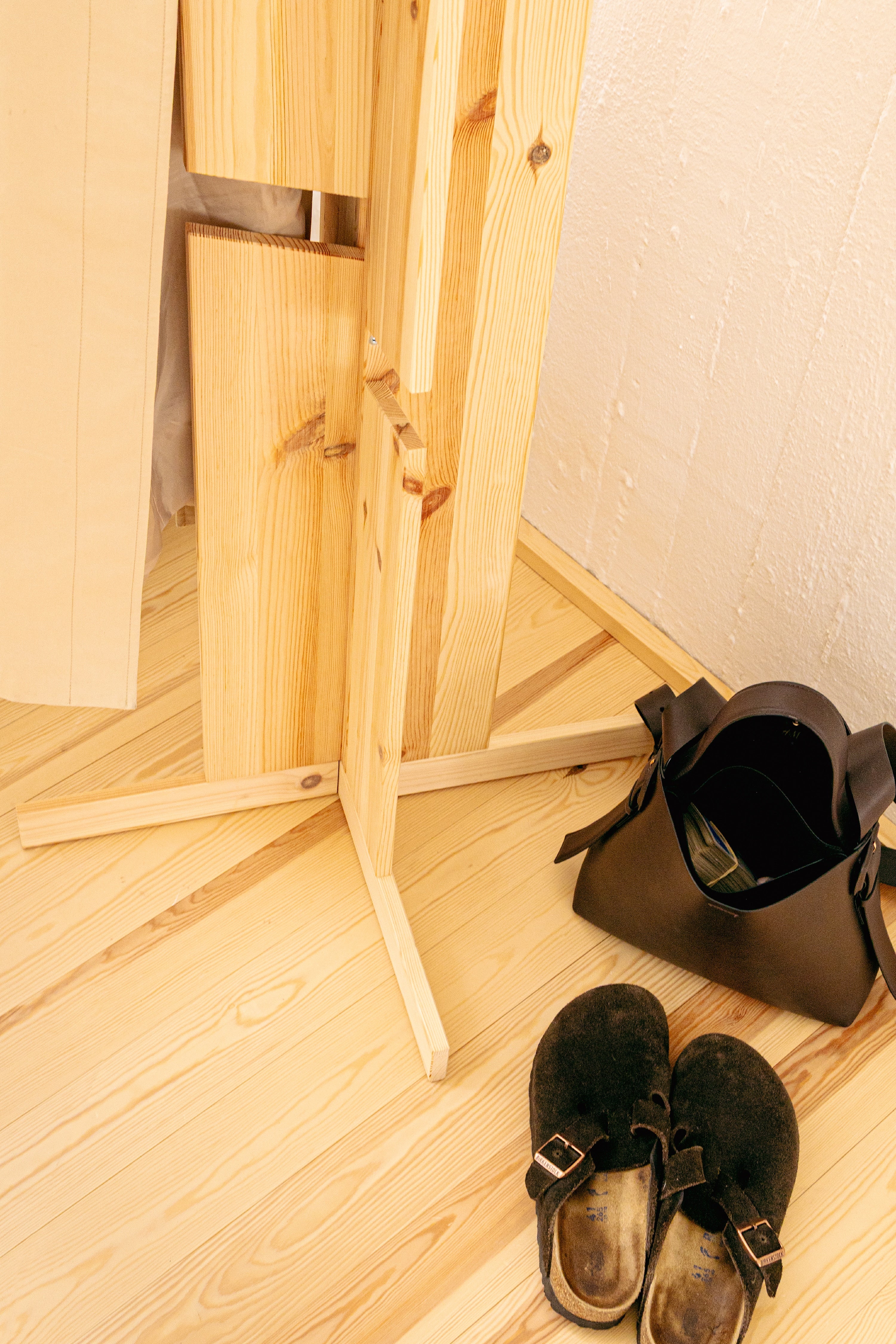 KEEPER COAT STAND RAW