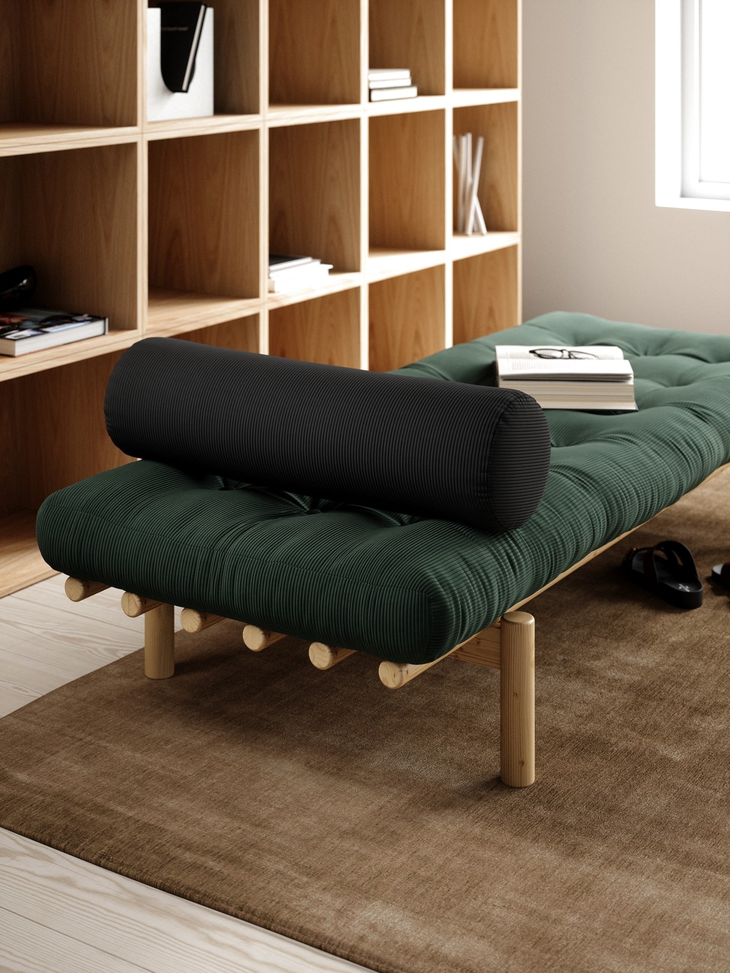 NEXT DAYBED CLEAR LACQUERED W. 4-LAYER MIXED MATTRESS HONEY