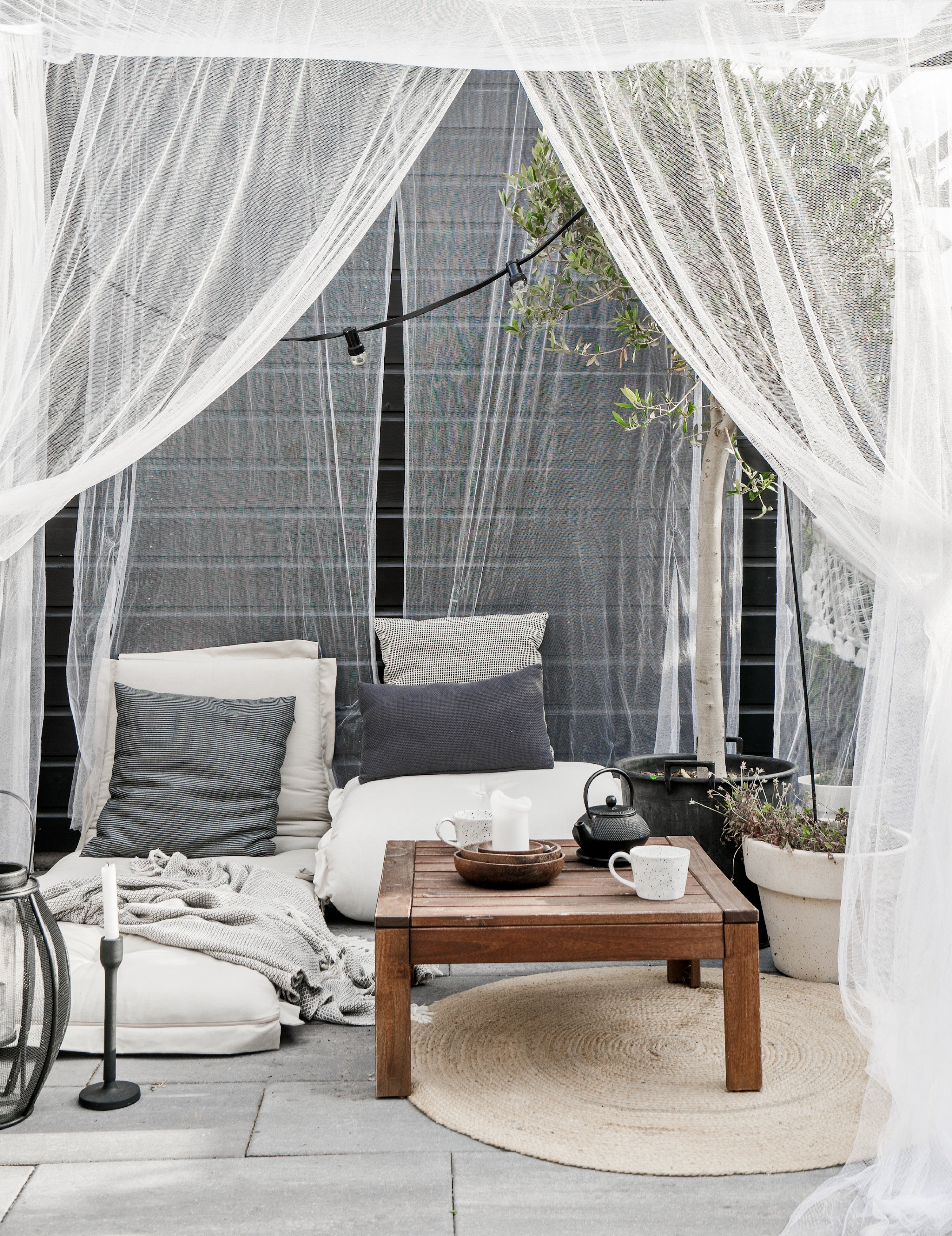 SIT AND SLEEP OUT™ DARK GREY