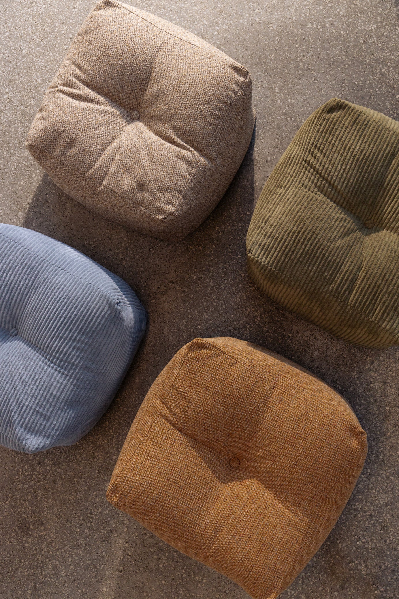BUDDY POUF SOFT CHALK