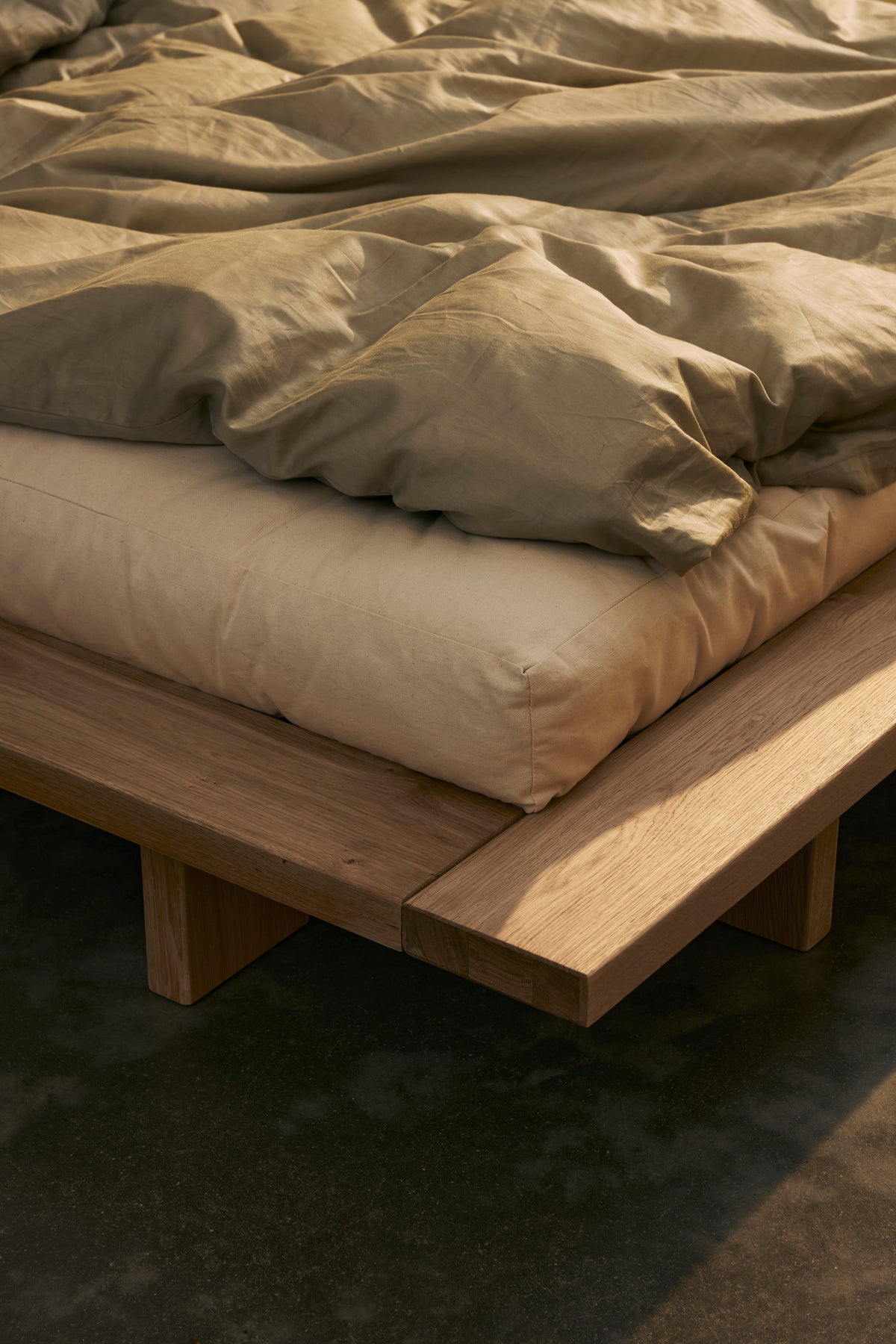 JAPAN BED OAK 180 X 200