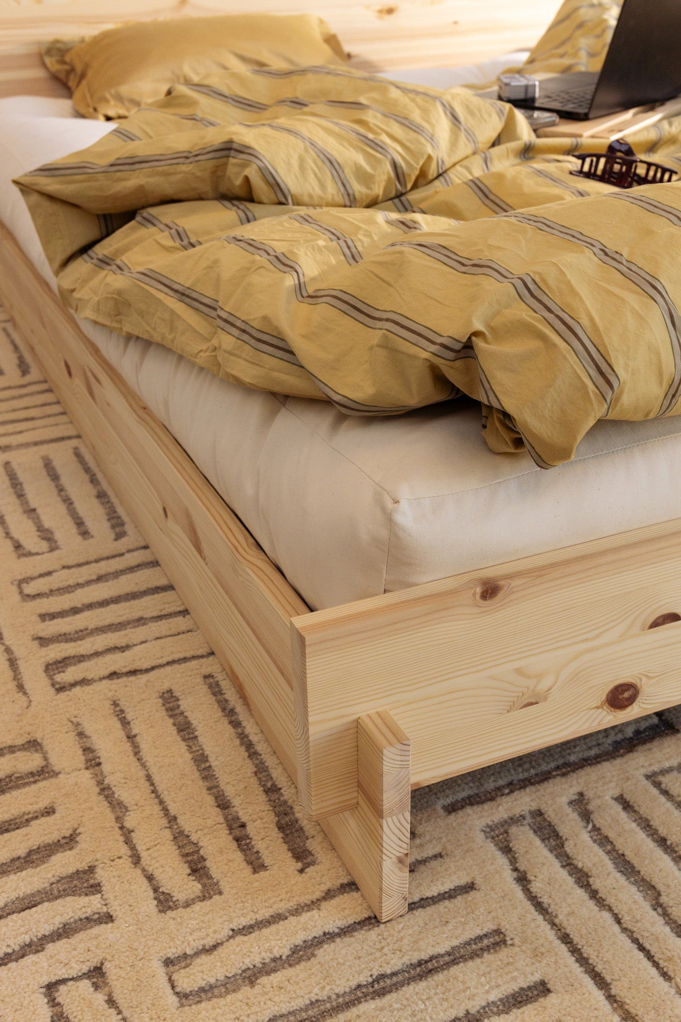 LATCH BED RAW 140 X 200