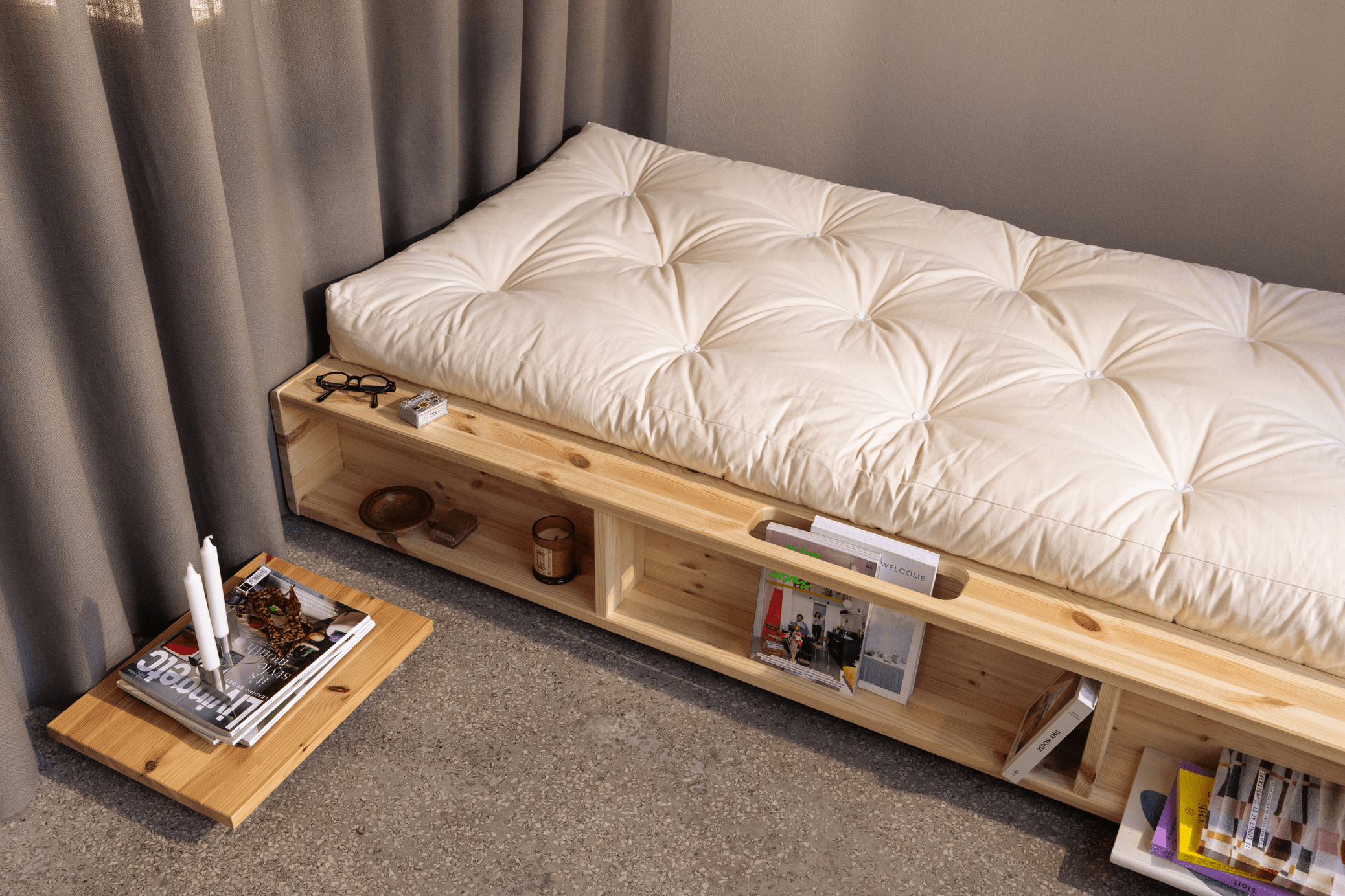 ZIGGY BED CLEAR LACQUERED 120 X 200