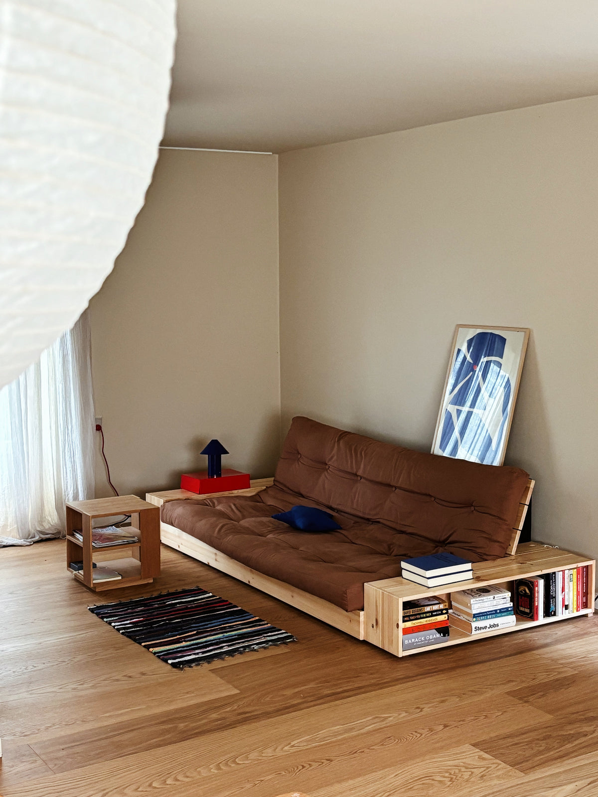 NOIR DE BASE LAQUÉ. AVEC DIXE LIT DE 5 COUCHES DE LINGE DE MATELAS MIXTE MATE