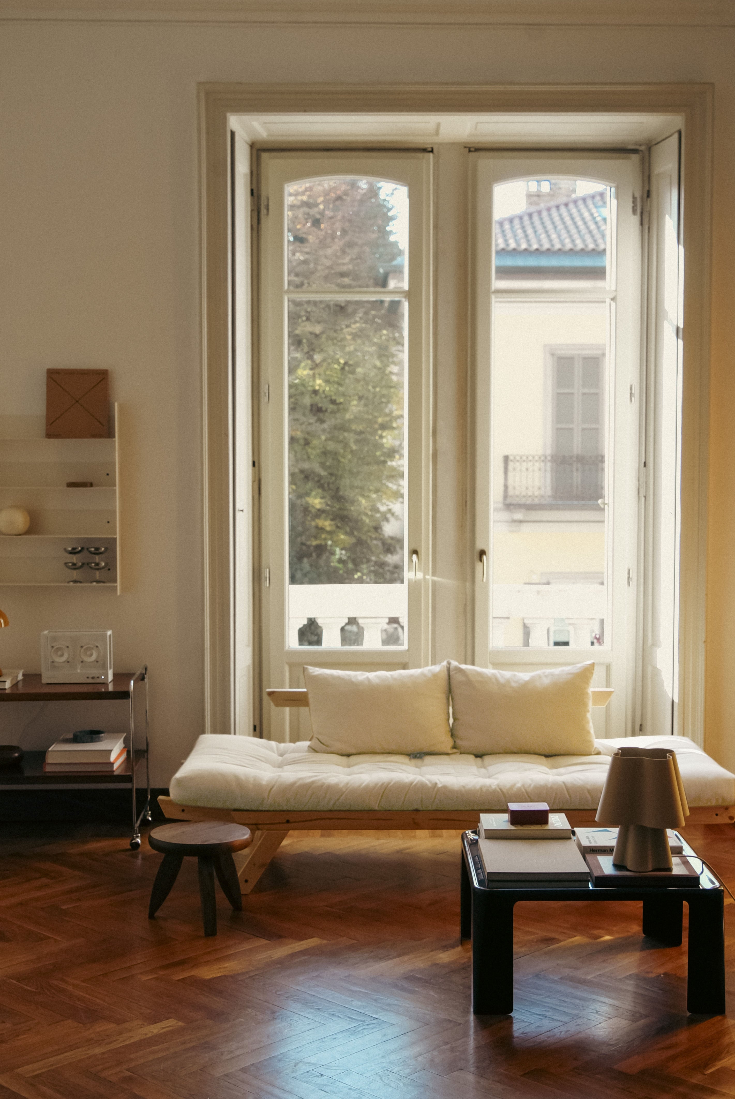 BEBOP CLEAR LACQUERED W. 4-LAYER MIXED MATTRESS BORDEAUX