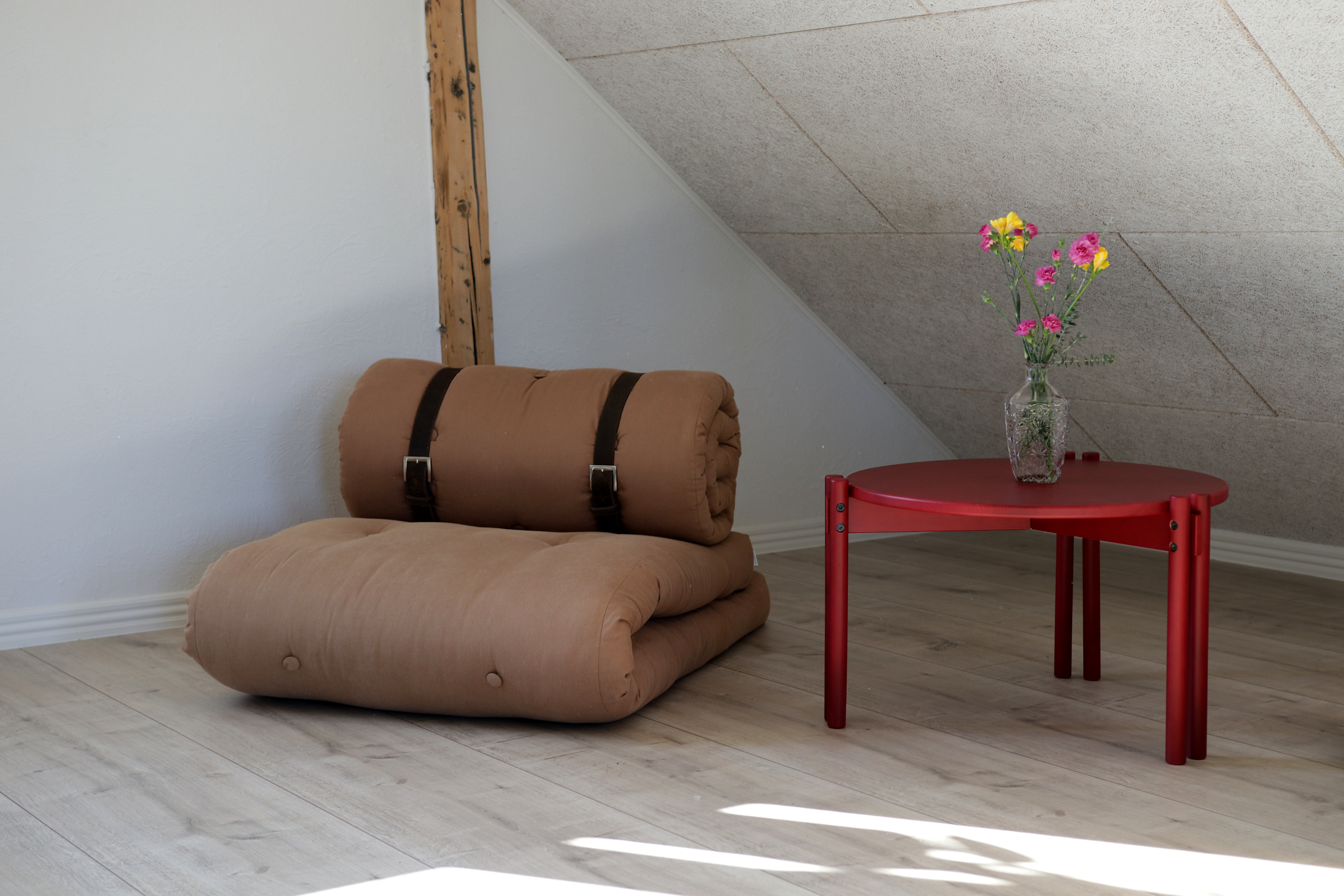FAUTEUIL AVEC BOUCLE MOCCA AVEC 2 SANGLES EN CUIR MARRON