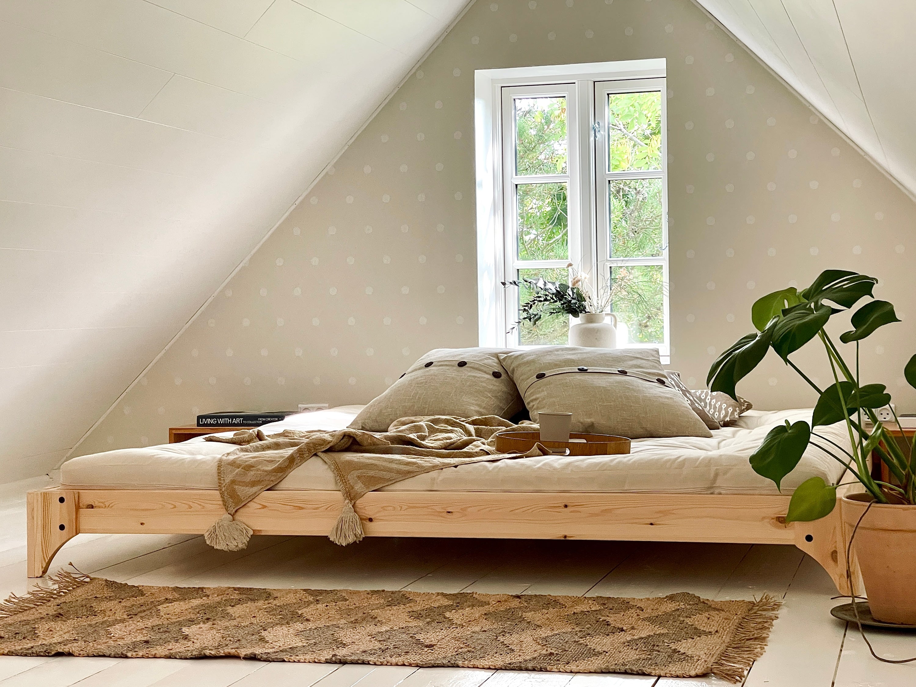 ELAN BED CLEAR LACQUERED 180 X 200