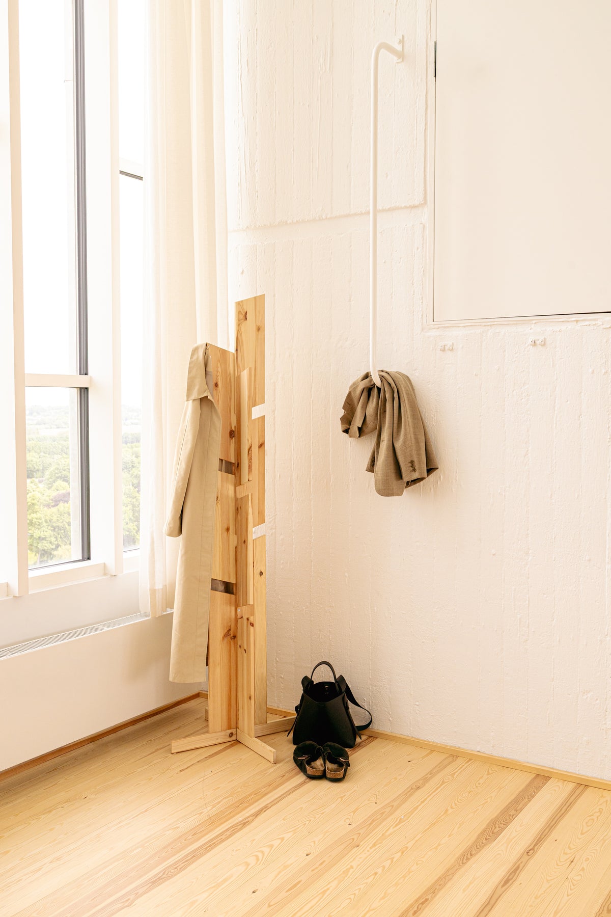 KEEPER COAT STAND RAW