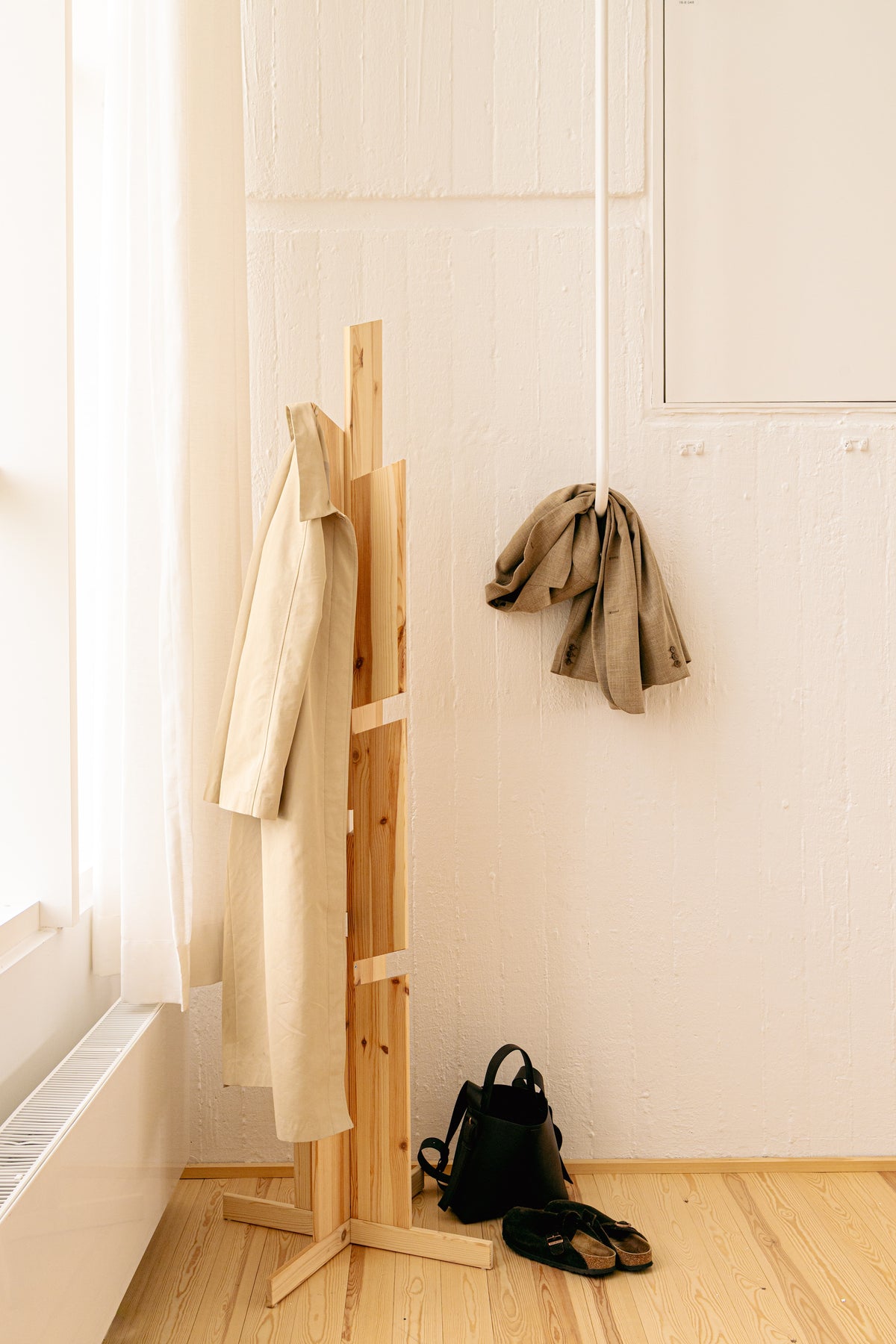 KEEPER COAT STAND RAW