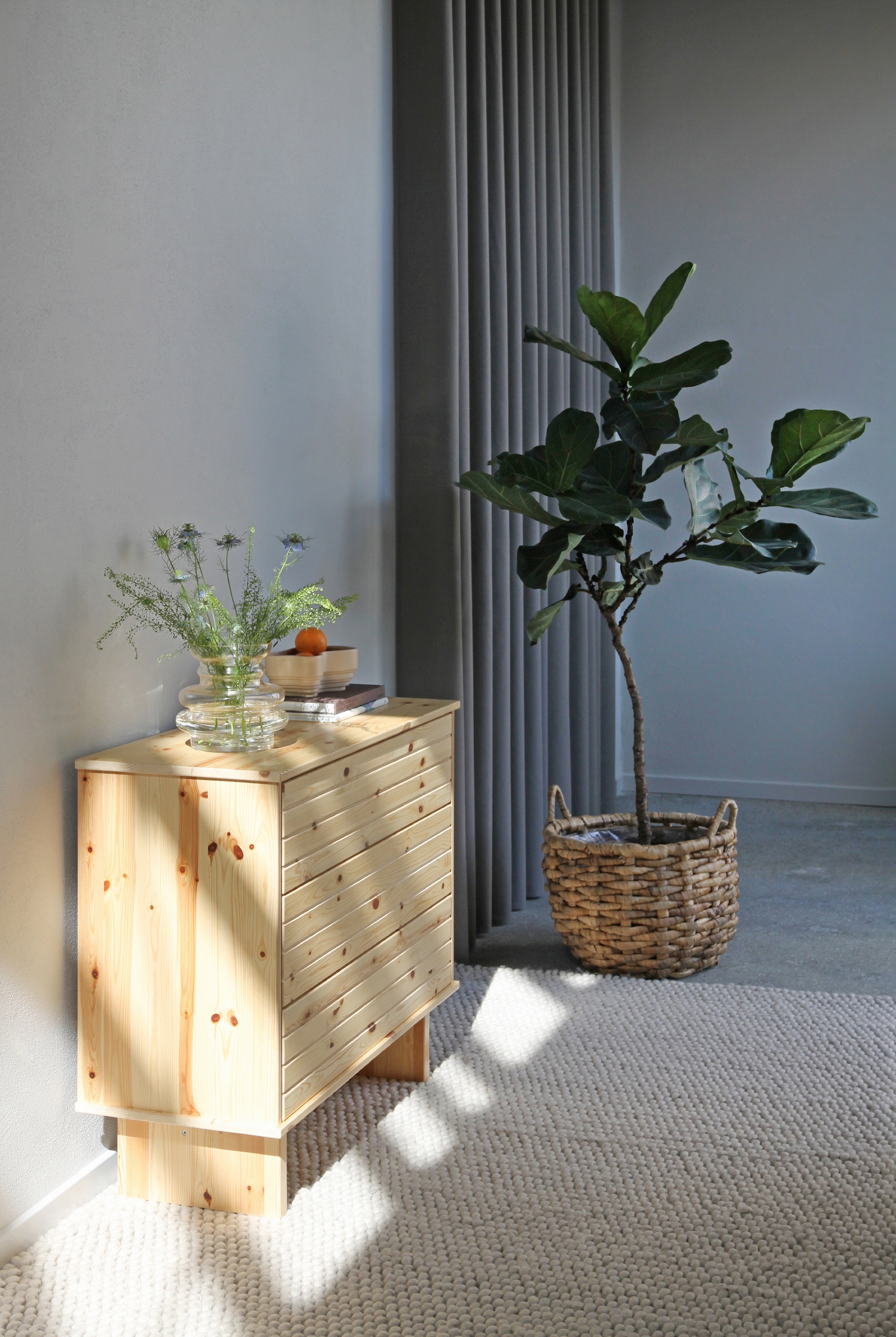 KOMMO DRESSER CLEAR LACQUERED