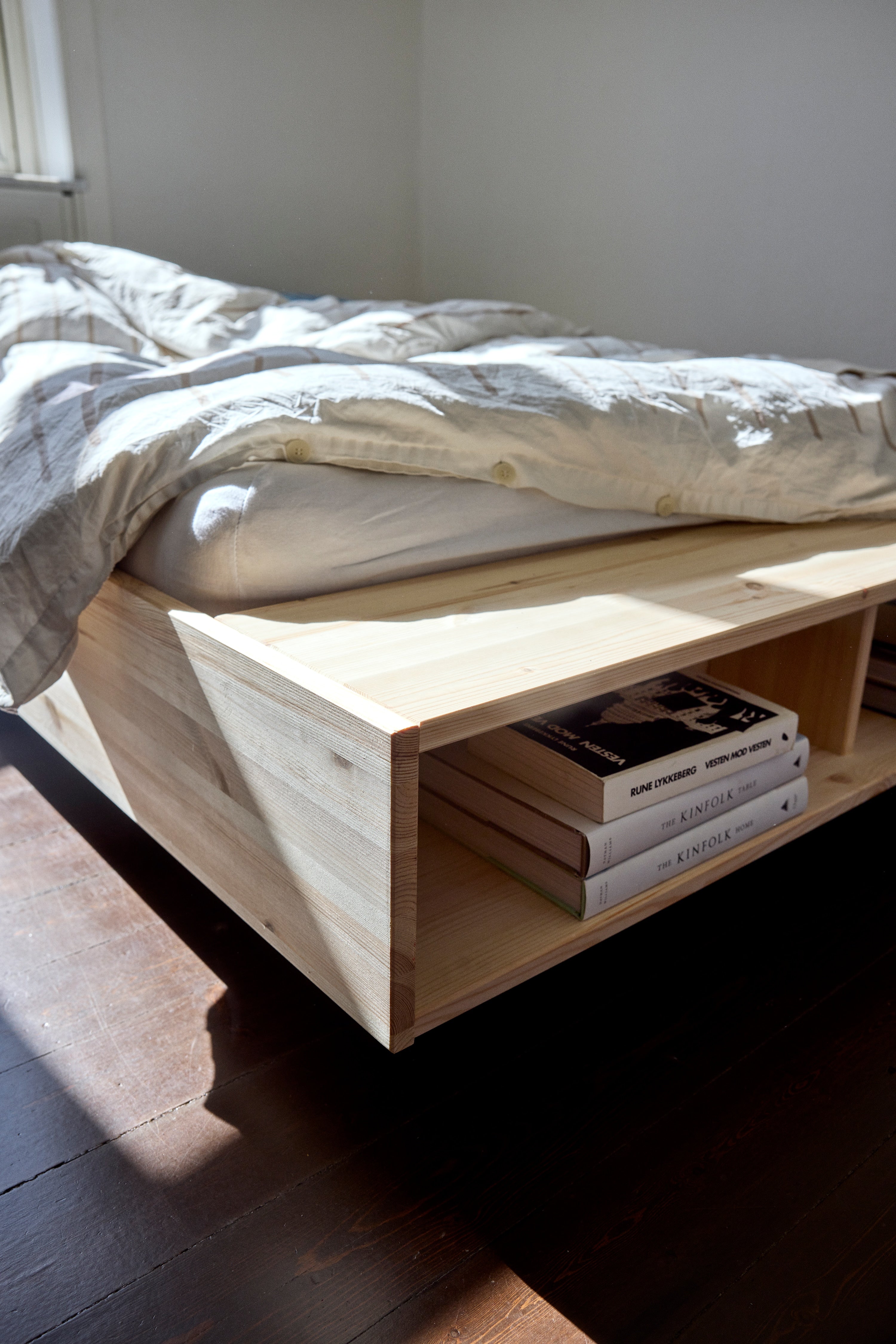 MERGE BED RAW 140 x 200