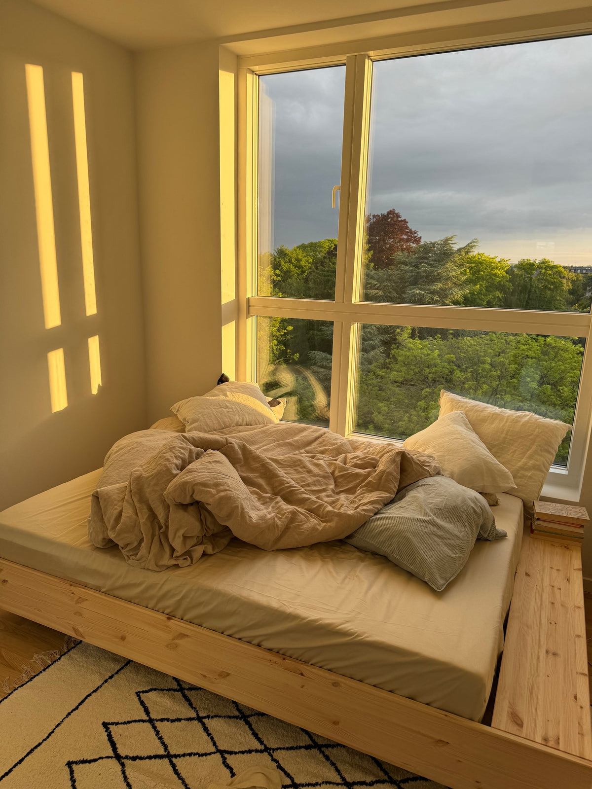 MERGE BED RAW KING SIZE
