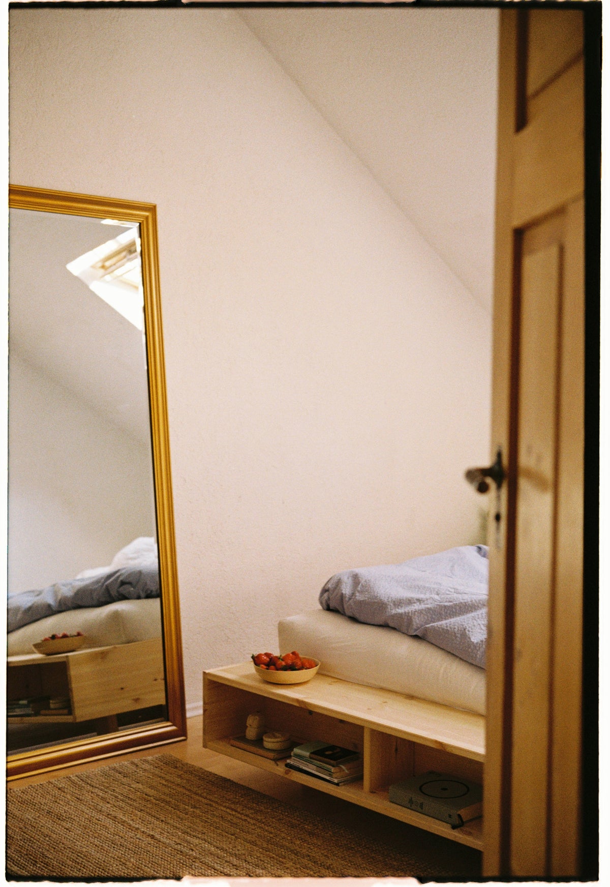 MERGE BED RAW 90 x 200