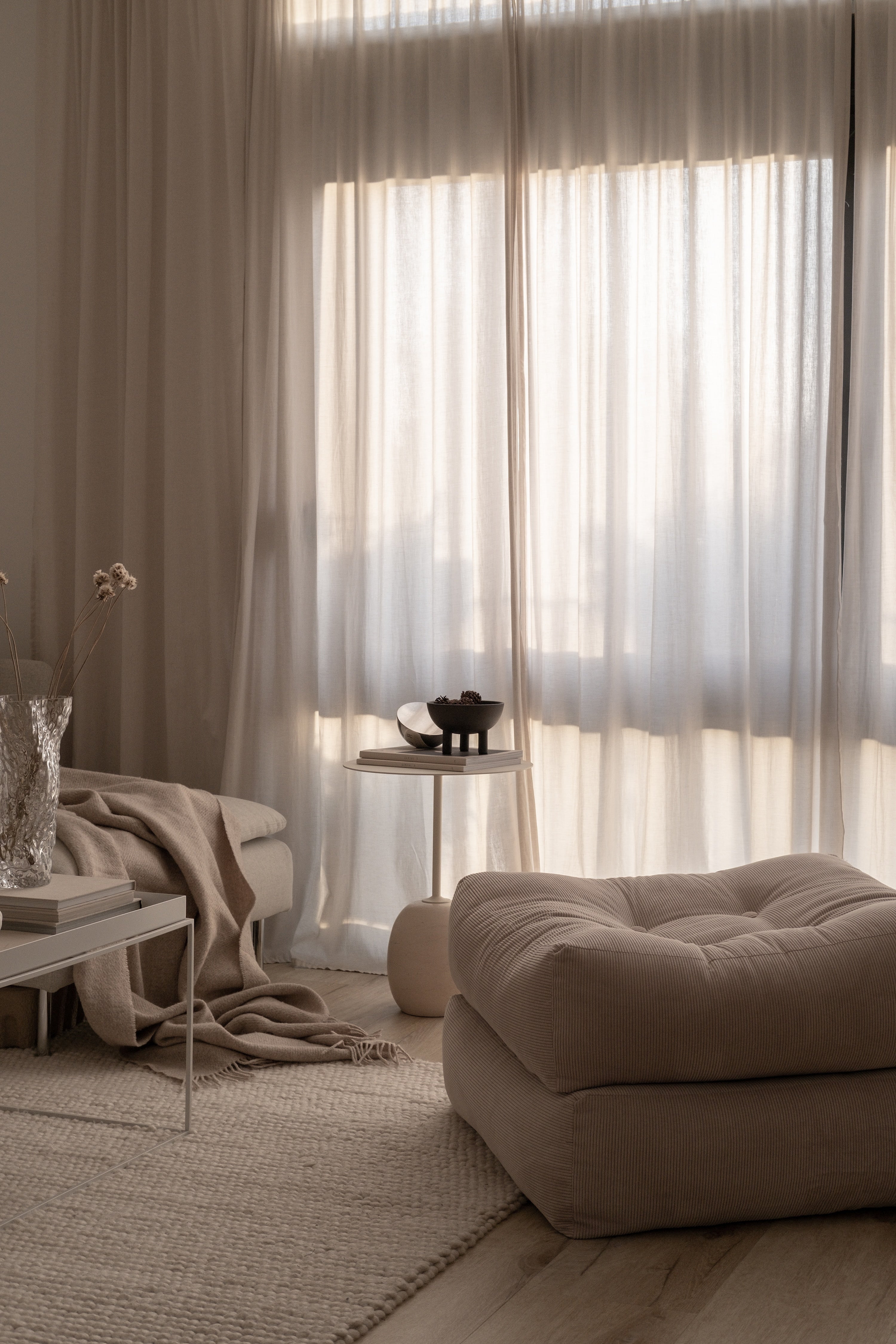 PLUS DE POUF GRIS FONCÉ