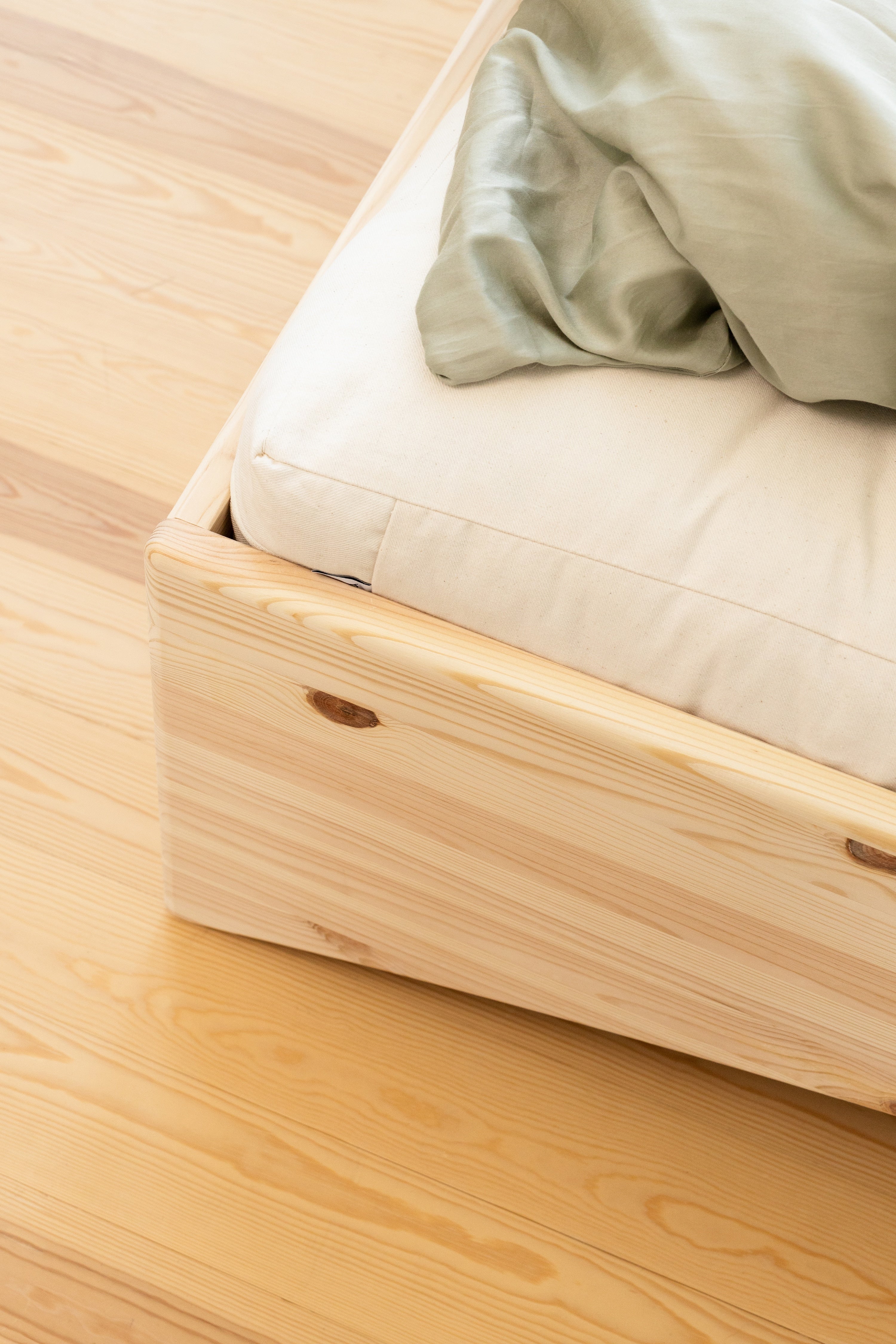 ORBIT BED RAW 160 X 200