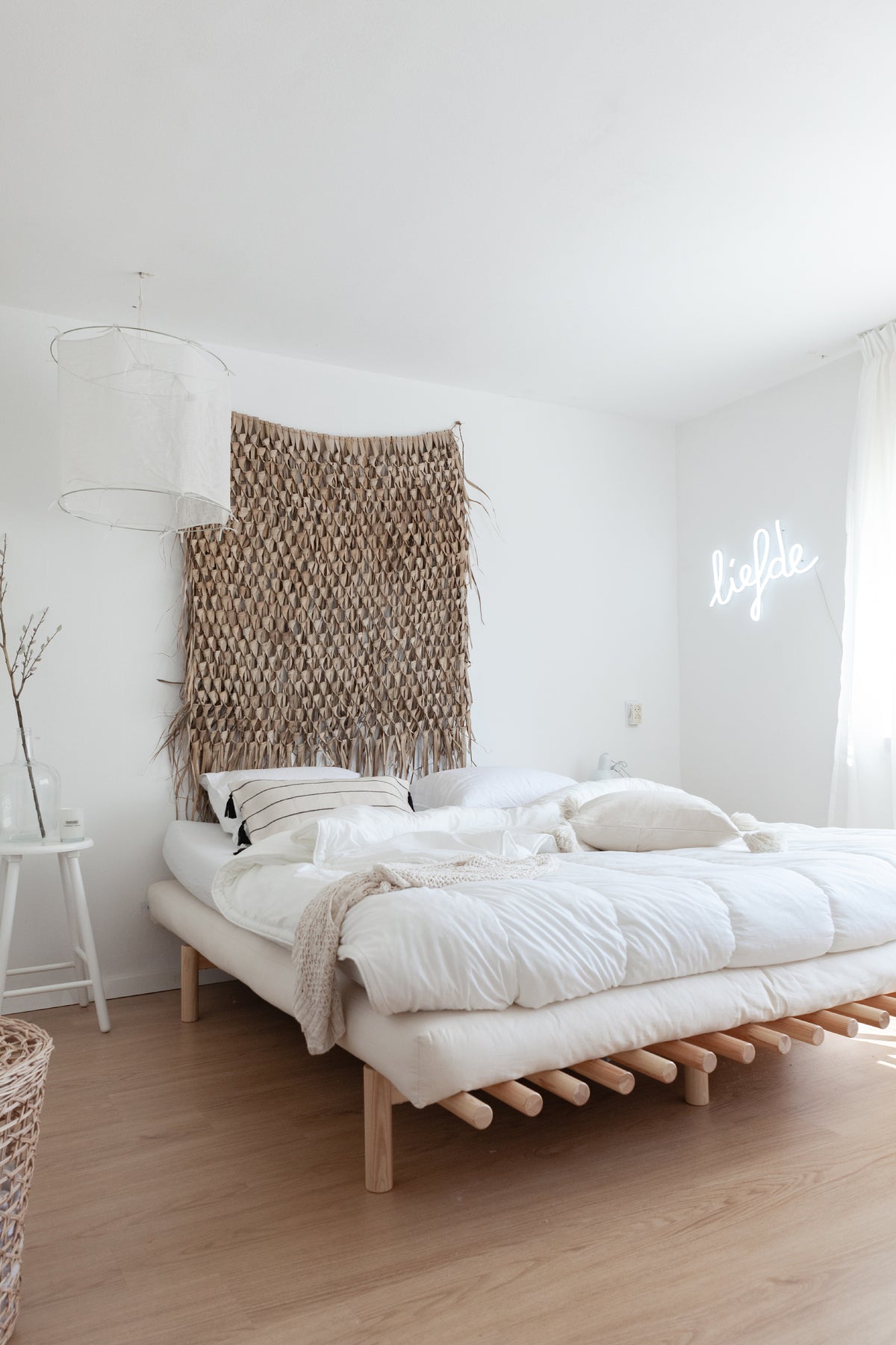 PACE BED CLEAR LACQUERED 140 X 200