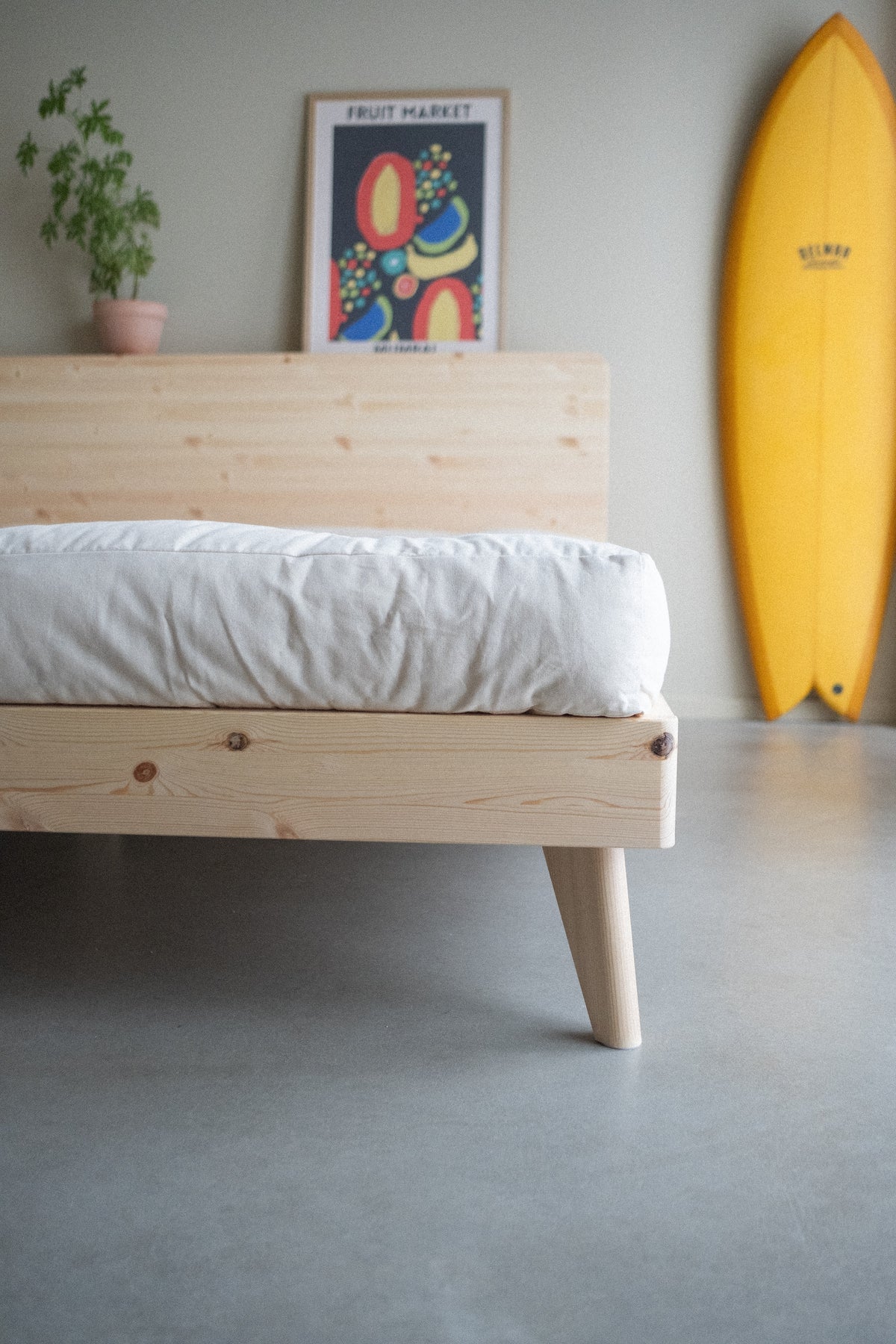RETREAT BED CLEAR LACQUERED 160 X 200