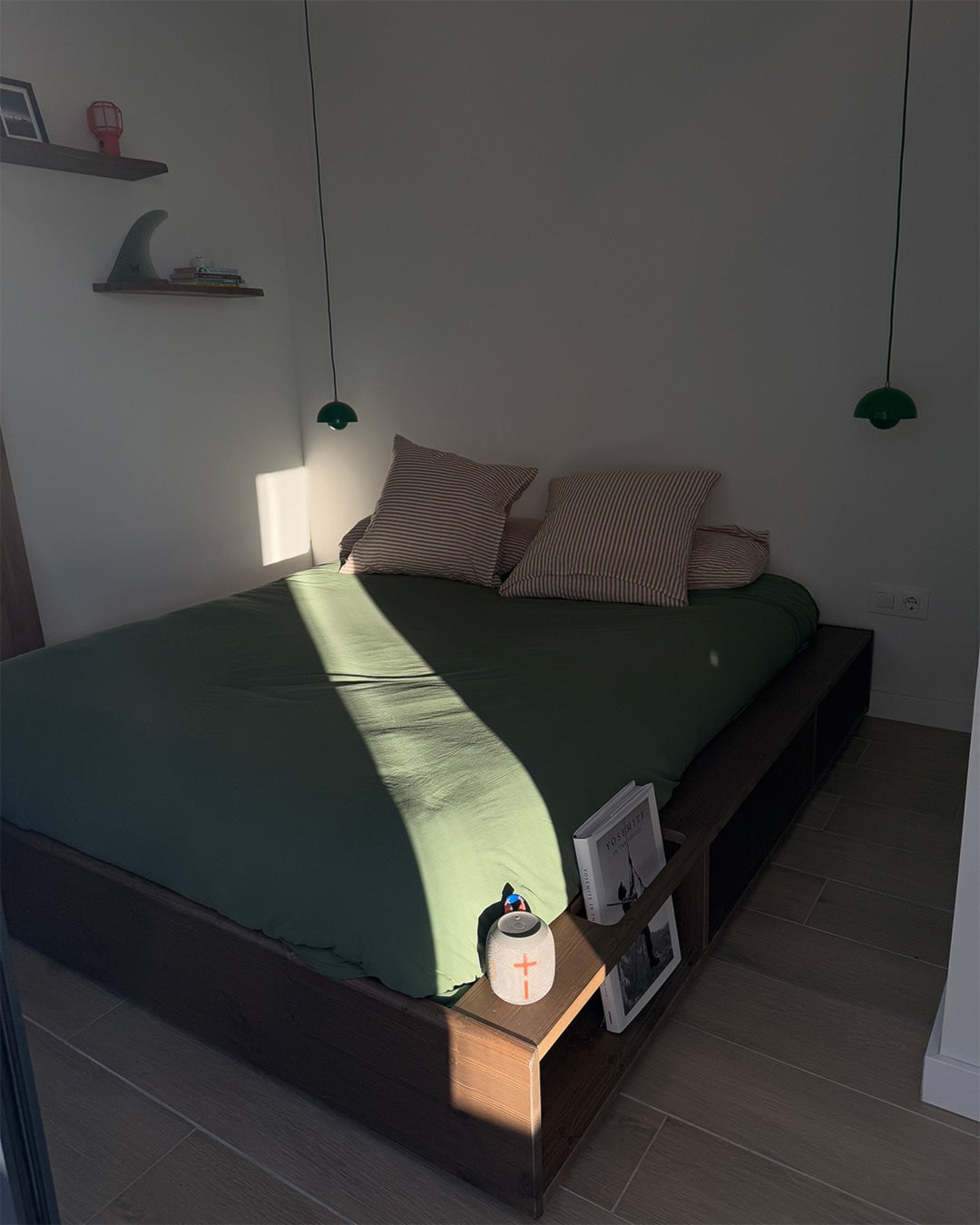 ZIGGY BED CAROB BROWN LACQUERED 160 X 200