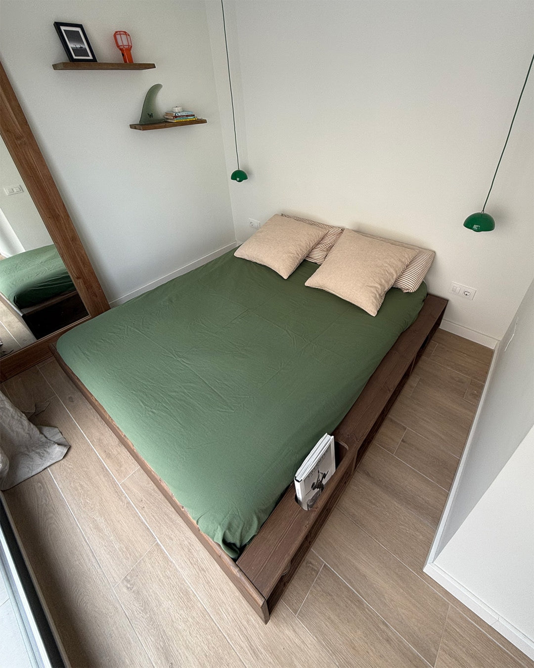 ZIGGY BED CAROB BROWN LACQUERED 140 X 200